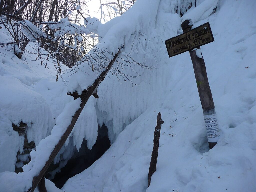 Yuryevskaya Cave entry at February 2010